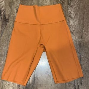 AERI OFFLINE” GOALS”  HIGH RISE BIKE SHORTS SIZE SMALL